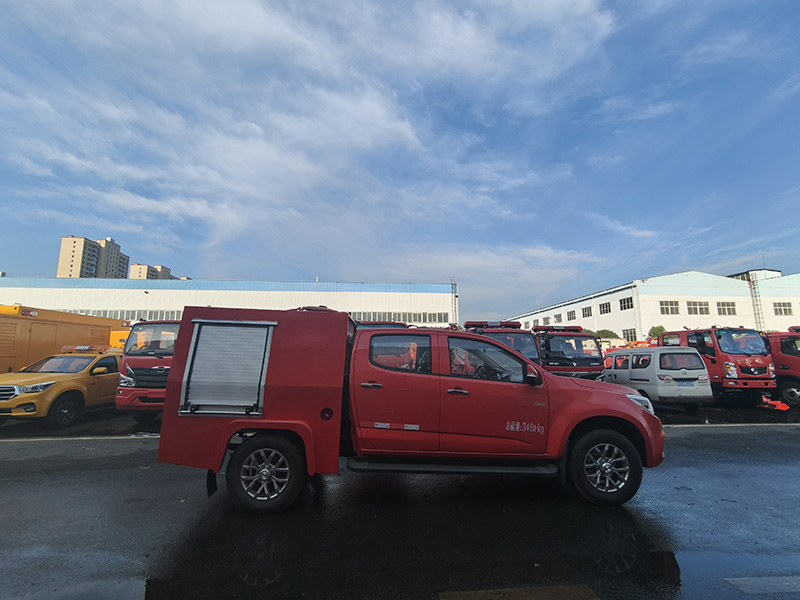五十铃双排皮卡高压喷雾车