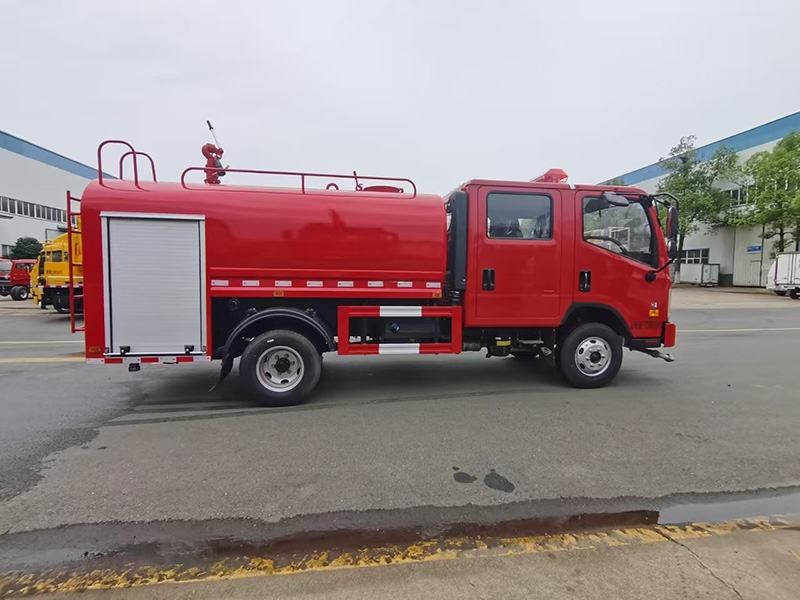 福田双排H2圆罐洒水